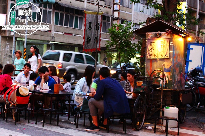 【協進國小後門兩元黑輪店】孔廟商圈美食｜台南特色小吃｜感受濃濃復古風情台灣味｜台南美食｜協進國小後門兩元黑輪店