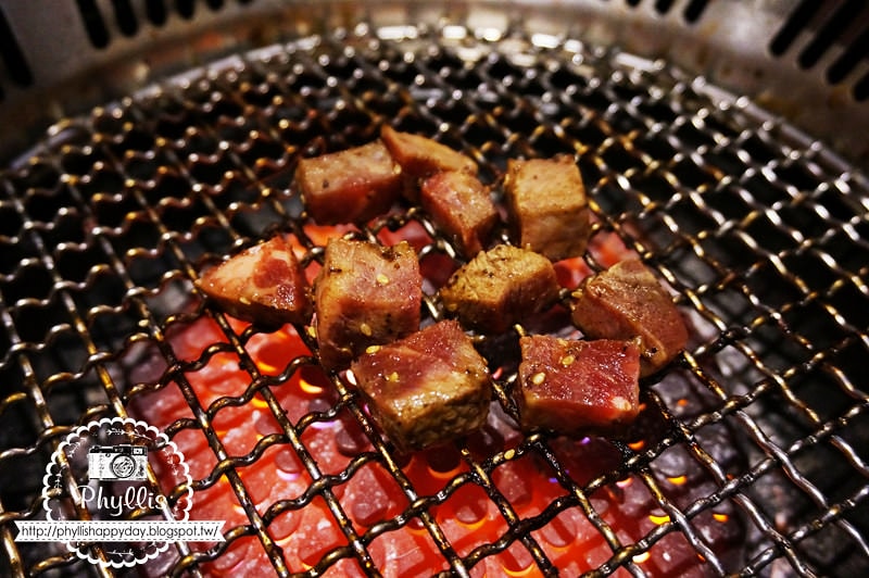 【色鼎燒肉】雲林斗六吃到飽燒烤餐廳｜無煙炭火燒肉｜斗六燒肉餐廳推薦｜斗六美食｜雲林美食