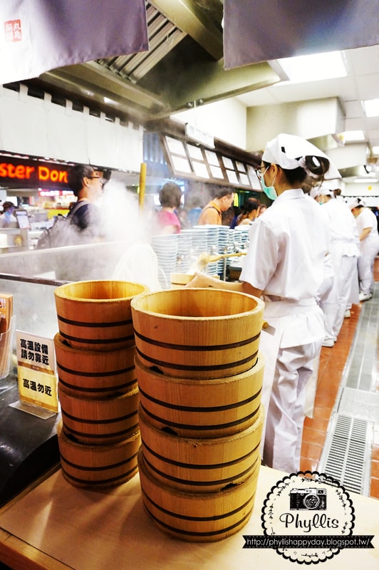 【丸龜製麵（新光三越中港店）】 新光三越美食街必吃｜超乎想像的喜歡與驚豔｜台中烏龍麵推薦｜讚岐釜揚げうどん