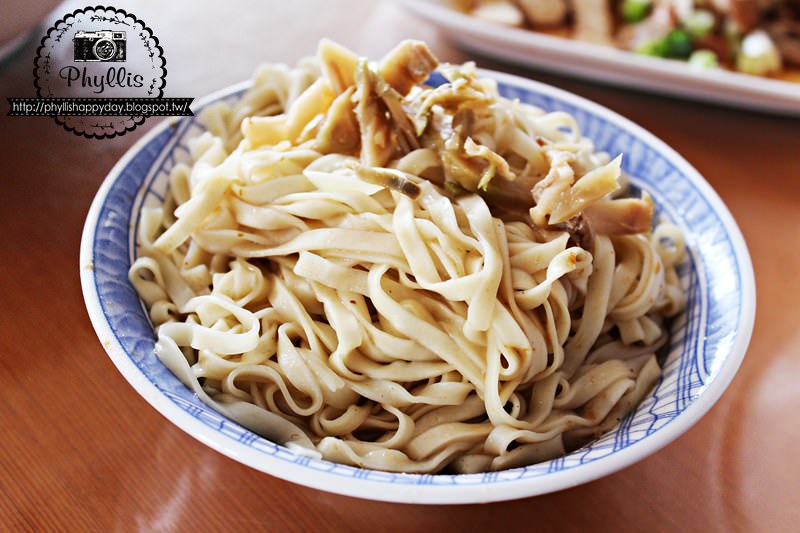 【竹崎外省麵】嘉義美食｜純樸外省麵食風味｜份量爆炸多又便宜｜滷味種類多超涮嘴｜嘉義必吃｜嘉義小吃