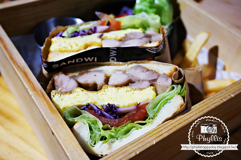 【肉Sandwich (中豐總店)】中壢早午餐｜肉三明治｜裝潢美氣氛佳｜聽說老闆超帥｜中壢美食