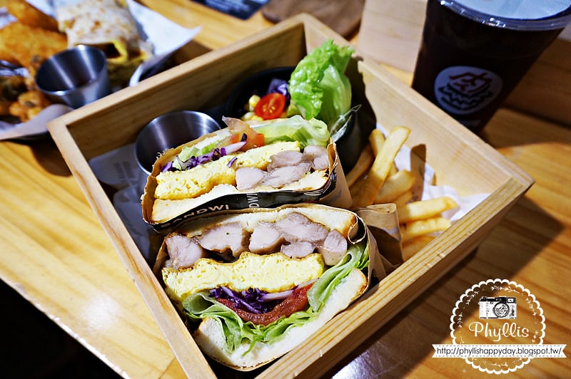 【肉Sandwich (中豐總店)】中壢早午餐｜肉三明治｜裝潢美氣氛佳｜聽說老闆超帥｜中壢美食