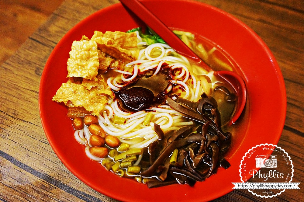 『賴記柳州螺獅粉』挑戰大陸魔鬼辣椒！超辣超過癮、爽口肉初體驗、酸辣鮮爽的新竹特色美食！ - 相片中的菲莉絲