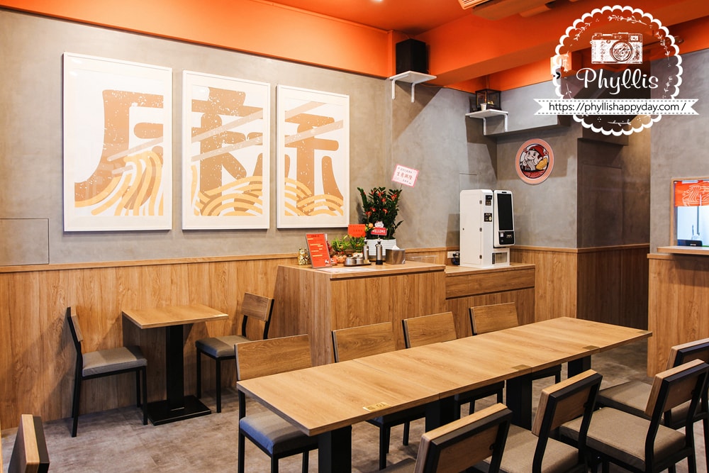 劉財記酸辣粉用餐環境｜桃園龍潭舒適明亮小店