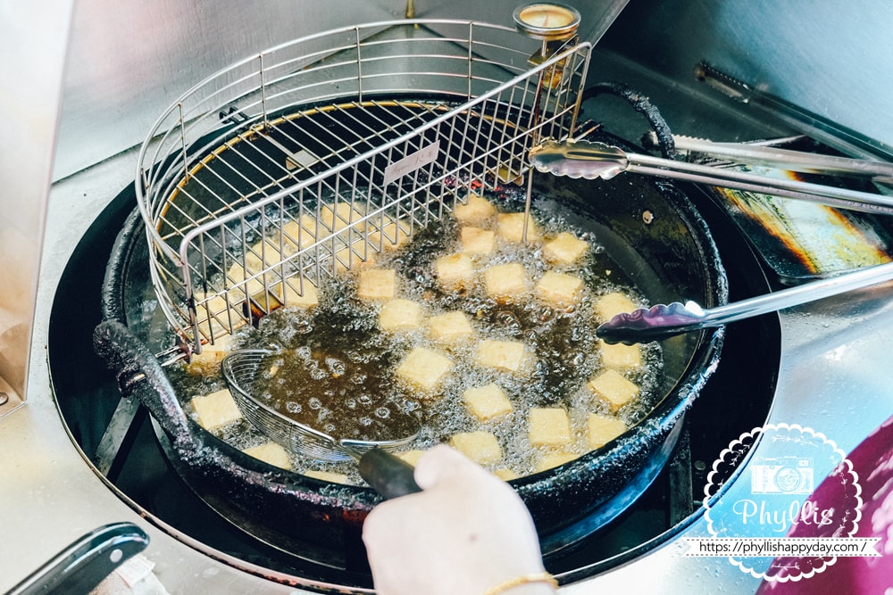 狠臭臭豆腐每天換油｜炸油清澈令人安心的臭豆腐攤 