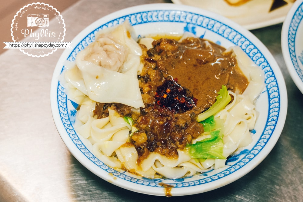 友愛陽春麵餛飩麻醬寬麵，台南必點人氣乾麵推薦