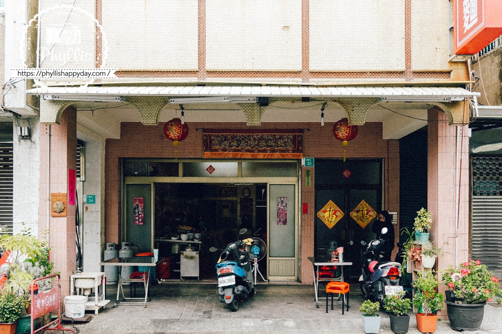 台南友愛陽春麵店外觀，台南美術館旁銅板價小吃推薦