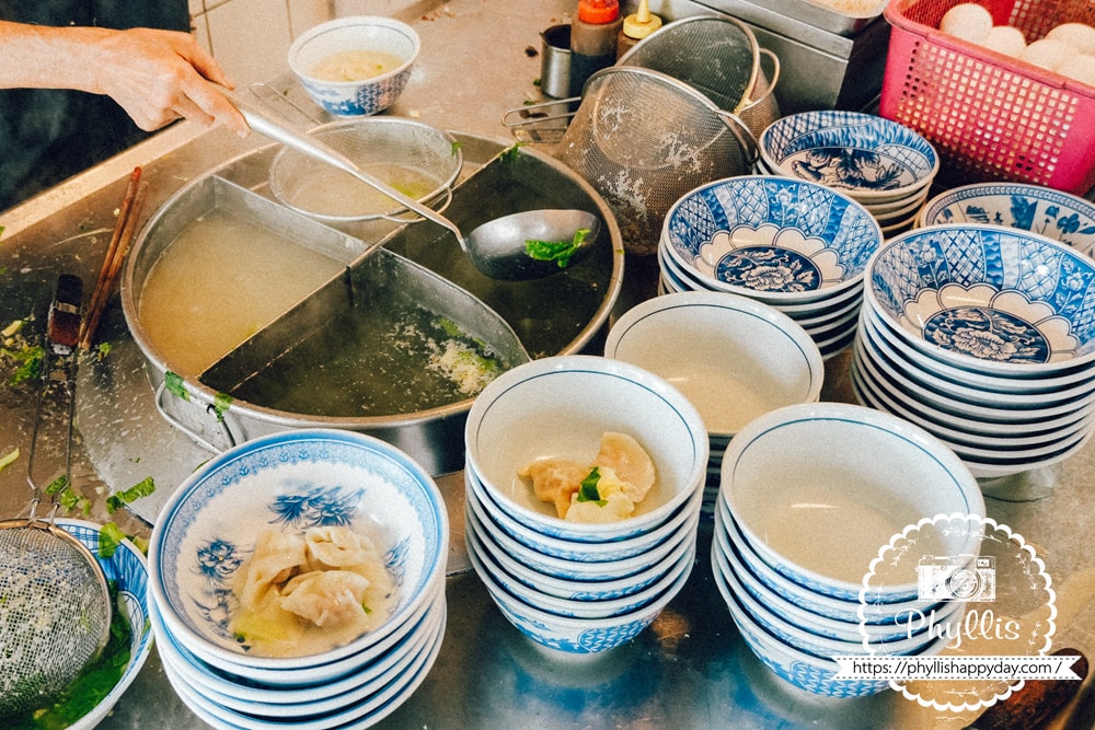 友愛陽春麵煮麵過程實景，台南古早味小吃現點現煮