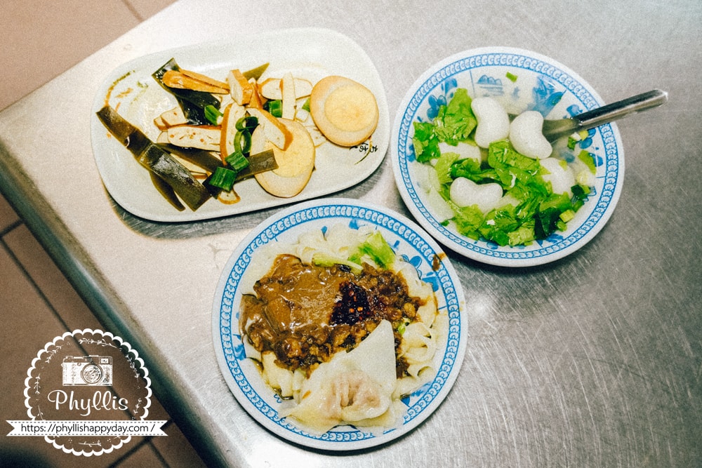台南友愛陽春麵招牌餐點全家福，必吃銅板價美食推薦