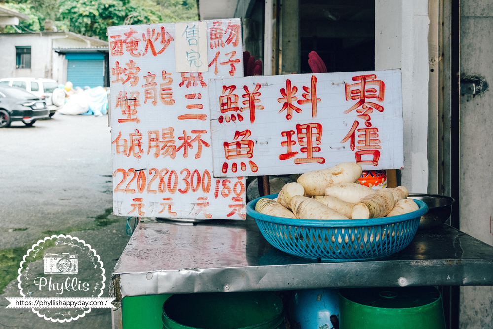 牆上復古手寫菜單｜阿滿姨小吃部人氣料理一覽