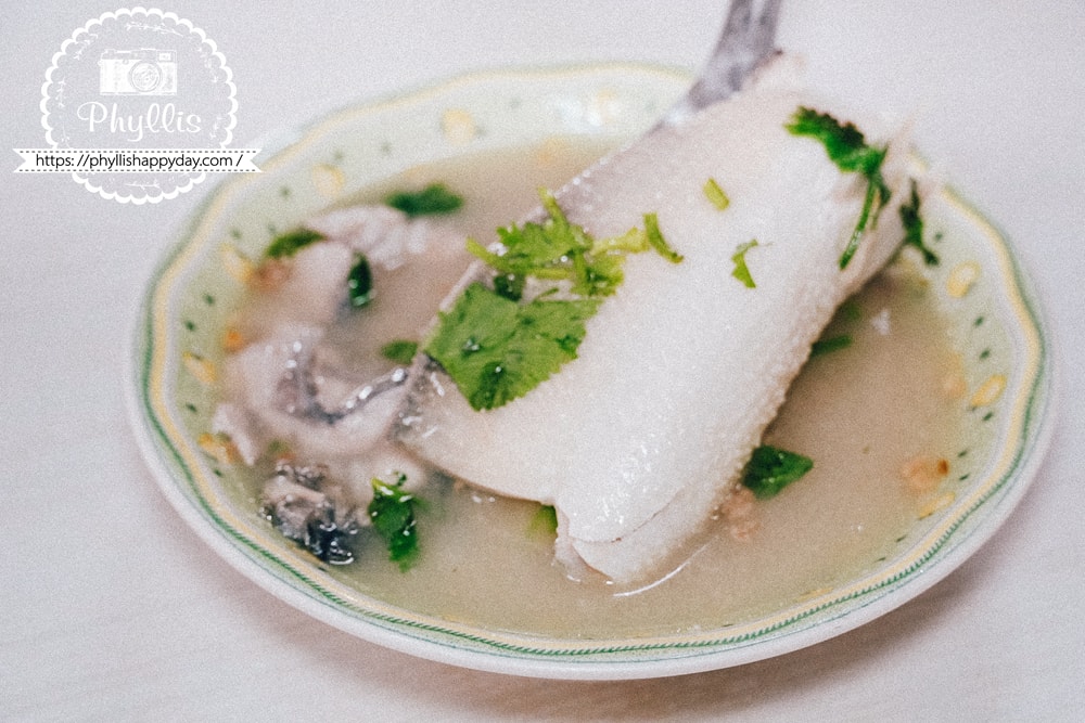 【阿憨鹹粥】一甲子台南老店的道地傳統早晨味道!必吃虱目魚鹹粥,公園路上的在地人早餐首選 - 第6張圖