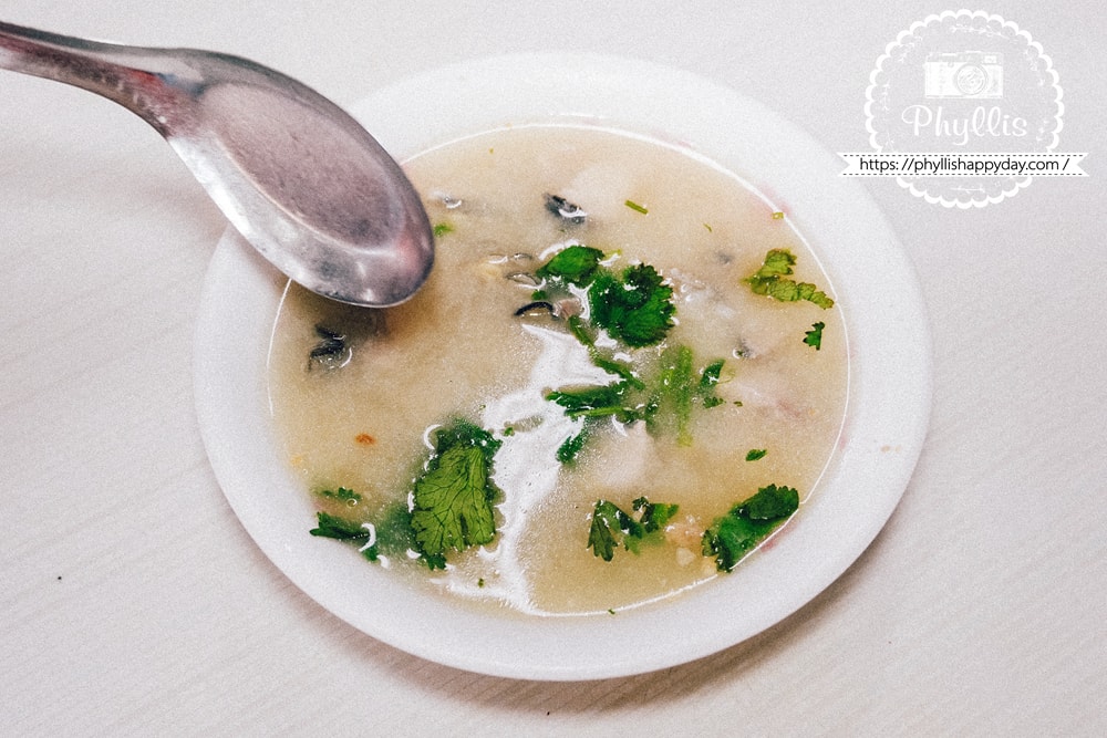 【阿憨鹹粥】一甲子台南老店的道地傳統早晨味道!必吃虱目魚鹹粥,公園路上的在地人早餐首選 - 第8張圖