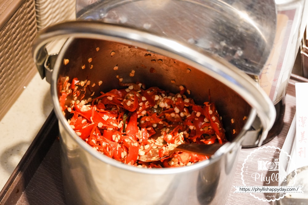 VASO弘肉燥飯舖生辣椒醬料區｜重口味控必訪的台南辣醬天堂
