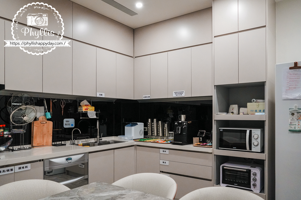 dongshan kangzhuang bnb 配備完整的烹飪器具與備品，適合長住旅客