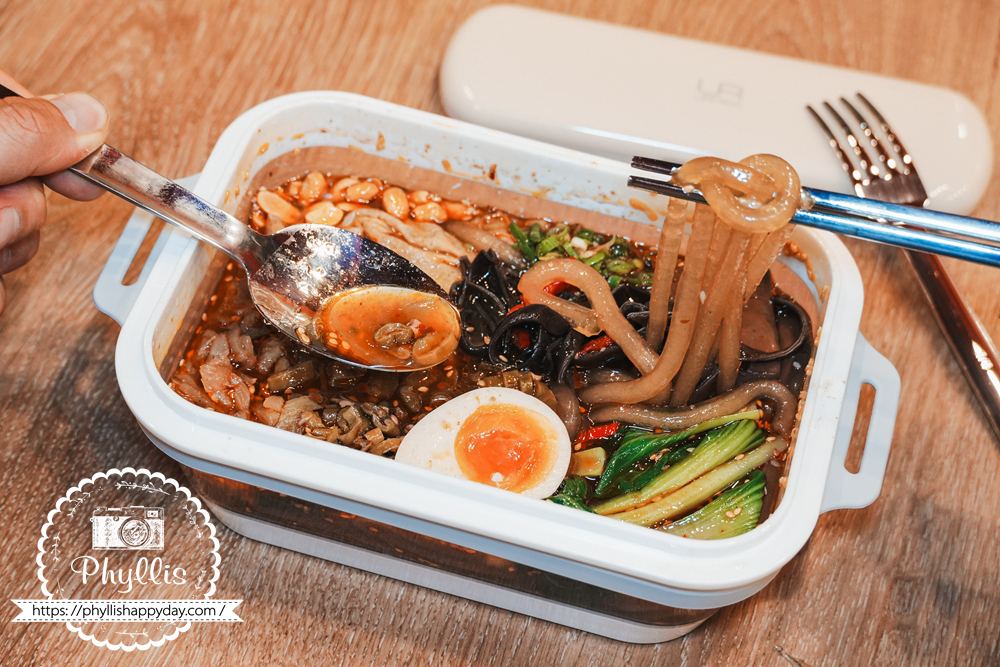 保鮮盒＋輕巧餐具組搭配使用，外食族內用方便組合