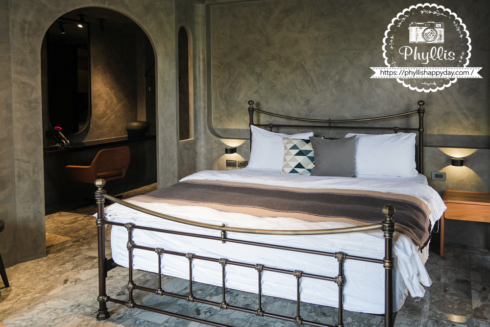 淺山民宿 Rolling Hills 雙人套房，浪漫舒適、適合情侶入住。