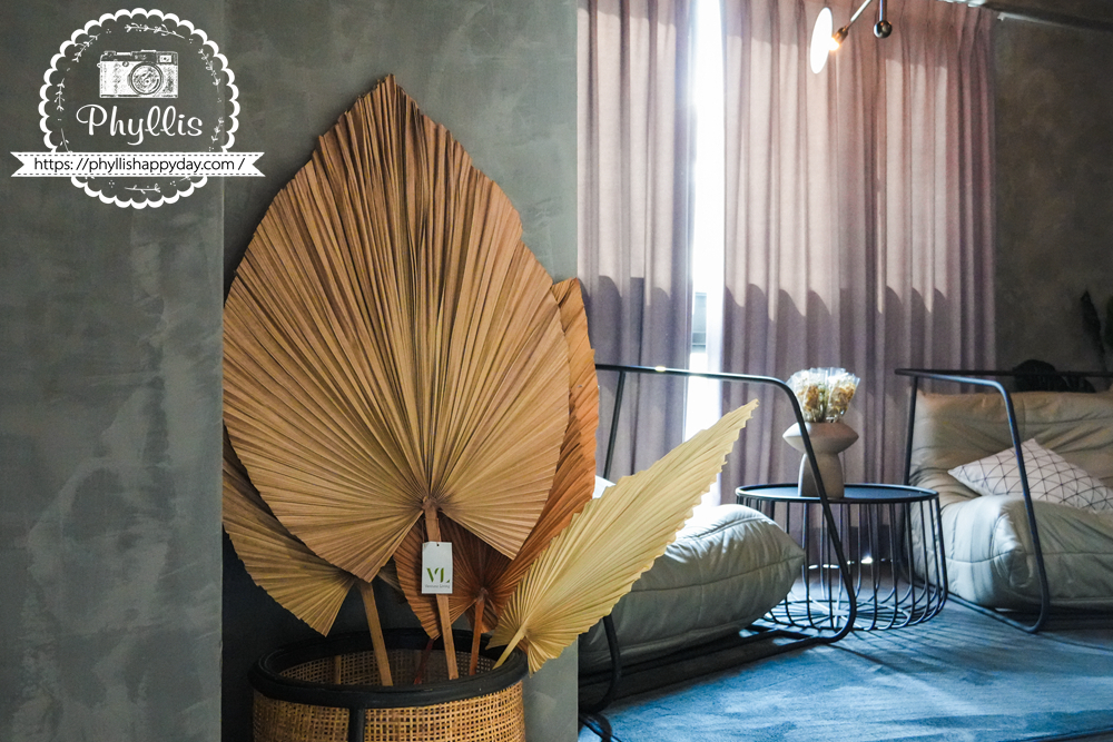 淺山民宿 Rolling Hills 室內裝潢擺設精緻美麗，融合木質與自然元素，整體空間充滿設計感與溫度，是南投埔里極具質感的包棟民宿。