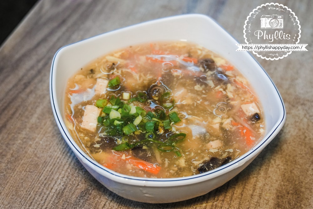 【大仁鍋貼】埔里在地人深夜最想念的味道|越晚越多人排隊的金黃酥脆鍋貼,平價又滿足的宵夜首選 - 第7張圖