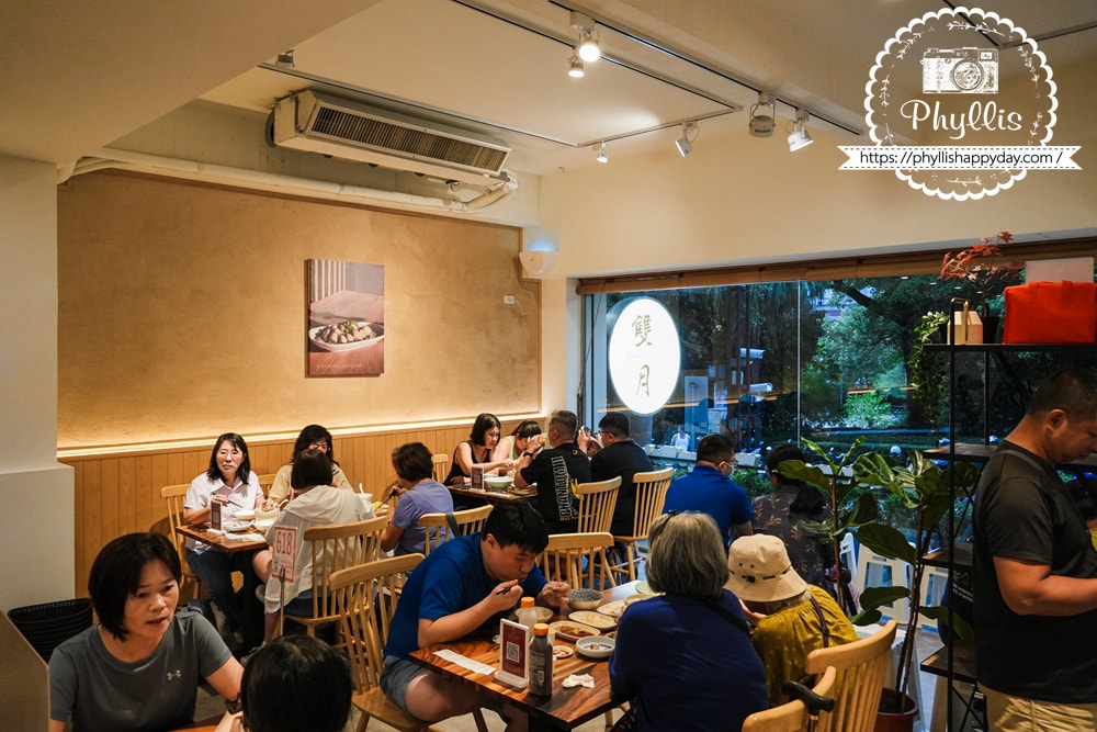 【雙月食品社-北投店】米其林必比登品牌北投美食推薦，雞湯拌麵小菜都好吃，難怪用餐時間內用外帶全客滿