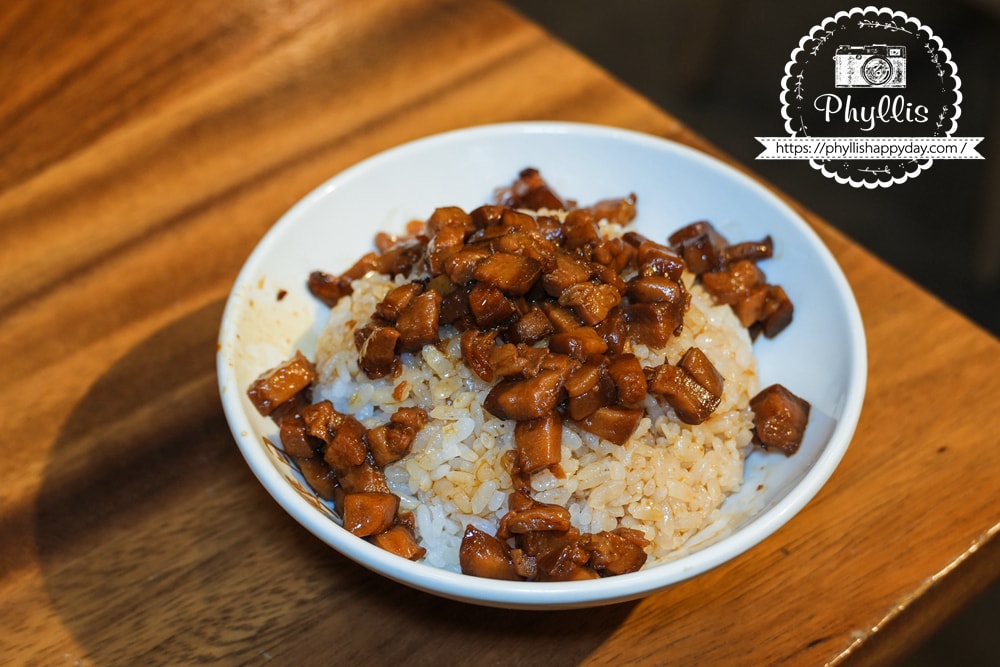 【雙月食品社-北投店】米其林必比登品牌北投美食推薦，雞湯拌麵小菜都好吃，難怪用餐時間內用外帶全客滿