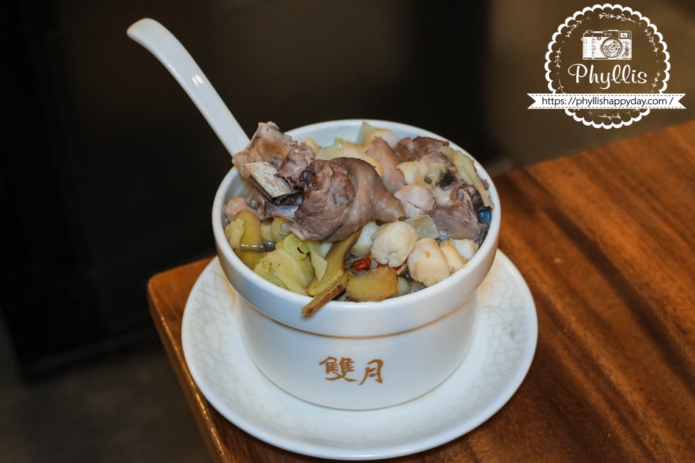 【雙月食品社-北投店】米其林必比登品牌北投美食推薦，雞湯拌麵小菜都好吃，難怪用餐時間內用外帶全客滿