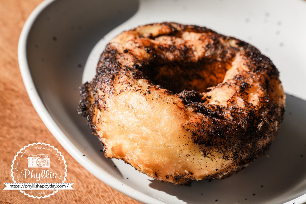 元圈圈巧克力口味脆皮甜甜圈