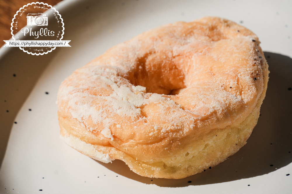 元圈圈鮮奶口味脆皮甜甜圈，口味清爽不膩