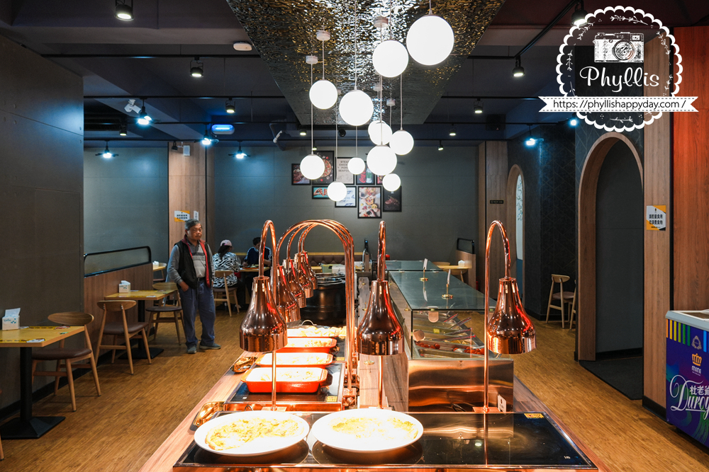 【貴族世家mini-龍潭大池店】｜龍潭新開幕精緻系吃到飽！299元起牛排 + 誠意自助吧：大份量水果、雞湯炸物披薩、環境漂亮好停車，旁邊就有停車場