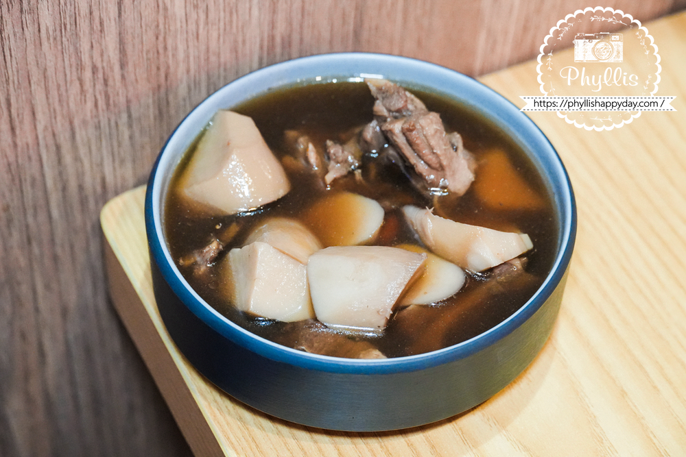 【貴族世家mini-龍潭大池店】｜龍潭新開幕精緻系吃到飽！299元起牛排 + 誠意自助吧：大份量水果、雞湯炸物披薩、環境漂亮好停車，旁邊就有停車場