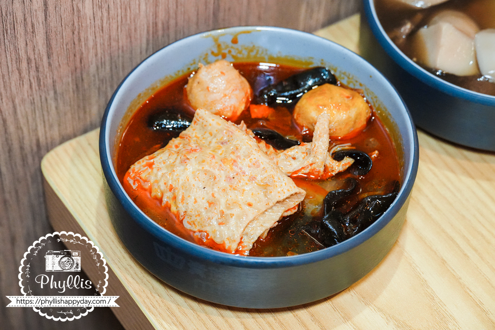 【貴族世家mini-龍潭大池店】｜龍潭新開幕精緻系吃到飽！299元起牛排 + 誠意自助吧：大份量水果、雞湯炸物披薩、環境漂亮好停車，旁邊就有停車場