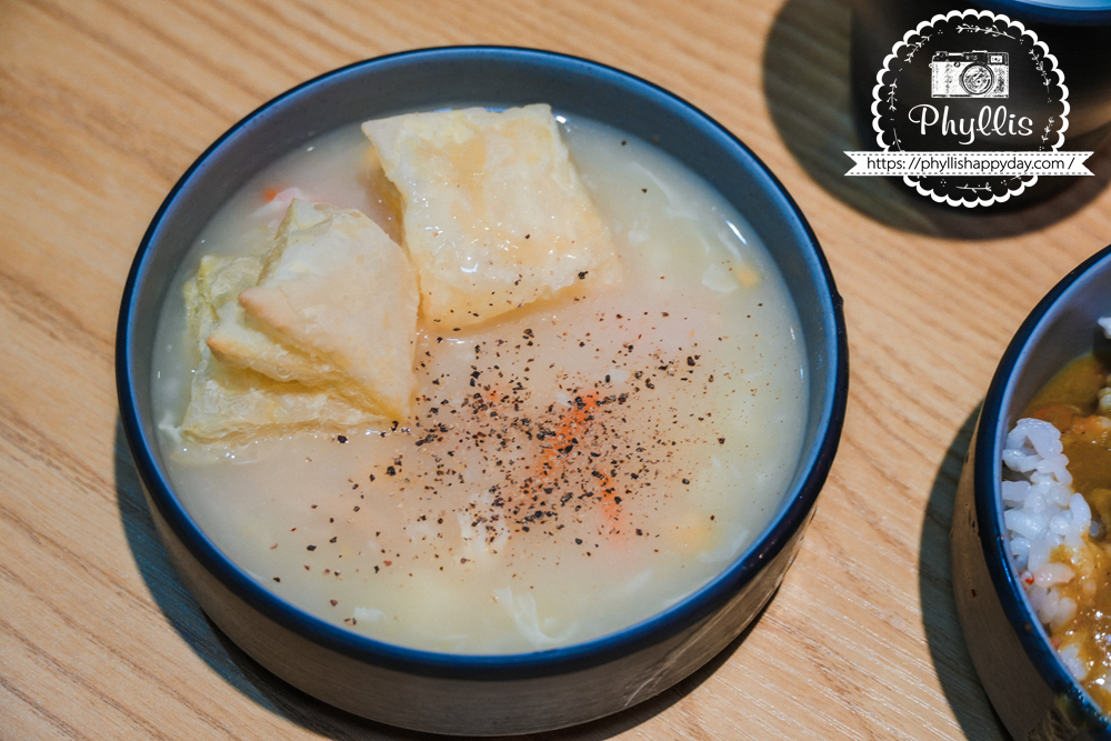 【貴族世家mini-龍潭大池店】｜龍潭新開幕精緻系吃到飽！299元起牛排 + 誠意自助吧：大份量水果、雞湯炸物披薩、環境漂亮好停車，旁邊就有停車場