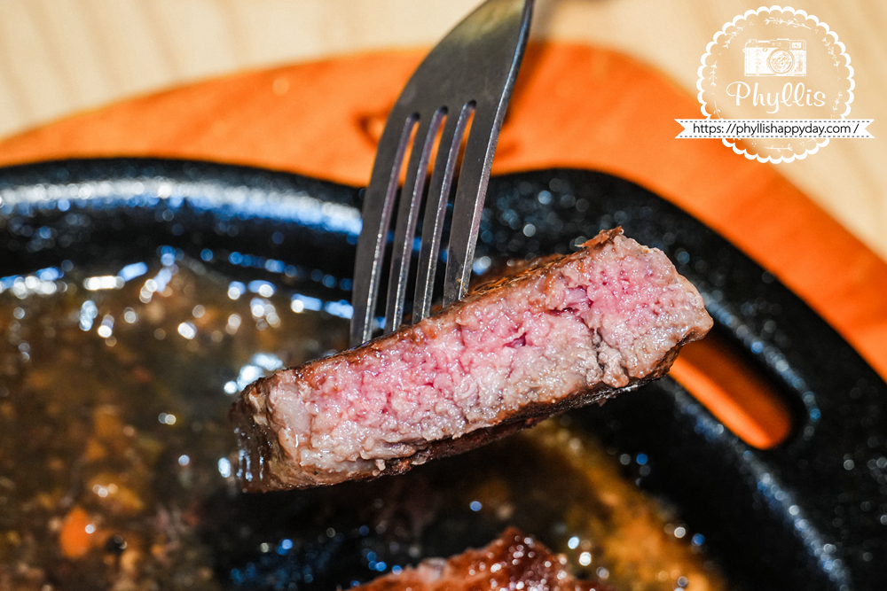 【貴族世家mini-龍潭大池店】｜龍潭新開幕精緻系吃到飽！299元起牛排 + 誠意自助吧：大份量水果、雞湯炸物披薩、環境漂亮好停車，旁邊就有停車場