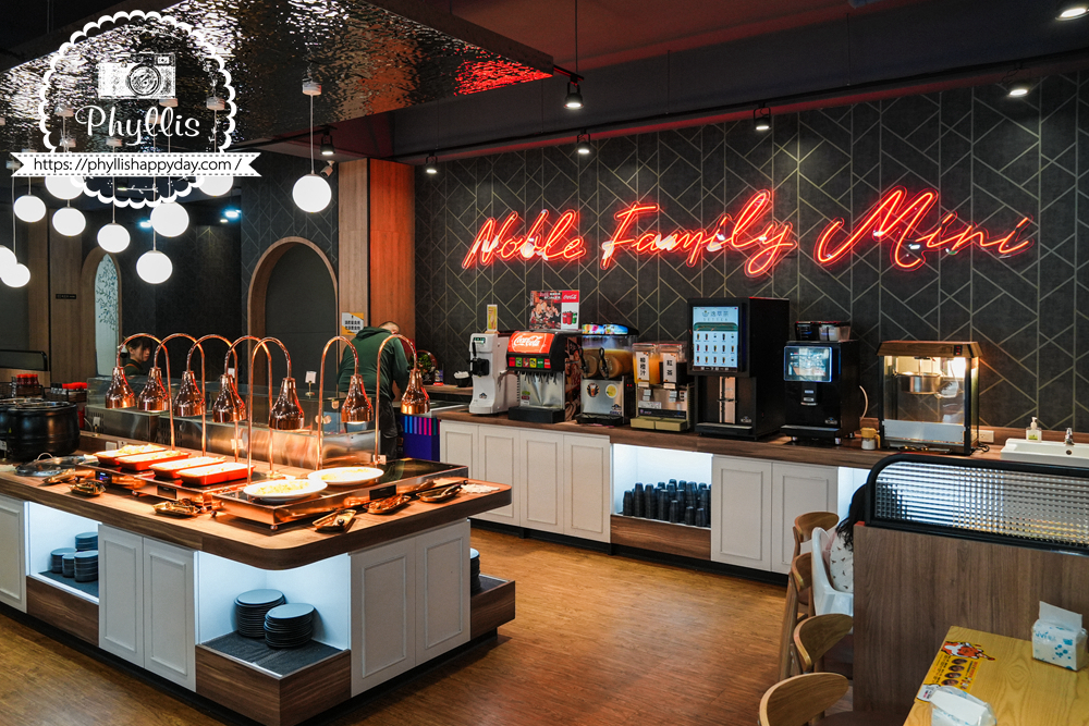 【貴族世家mini-龍潭大池店】｜龍潭新開幕精緻系吃到飽！299元起牛排 + 誠意自助吧：大份量水果、雞湯炸物披薩、環境漂亮好停車，旁邊就有停車場