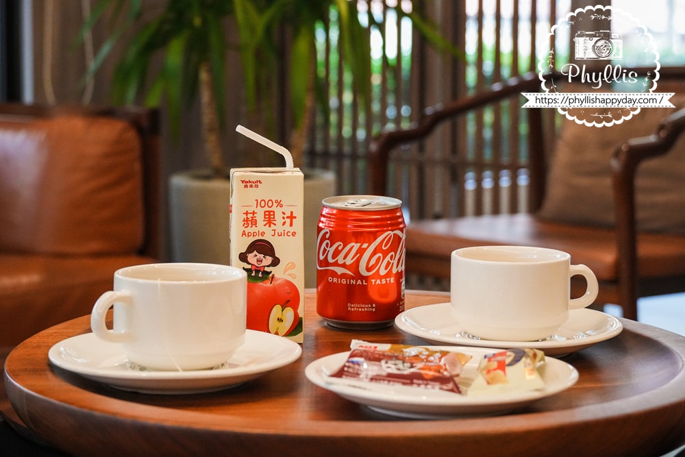 【悅徠舘Joyfultel】林口飯店推薦|近長庚醫院的乾淨質感住宿,附室內停車與自助式早餐,親子商務都適合 - 第12張圖 林口住宿悅徠舘 24小時免費點心與茶水區