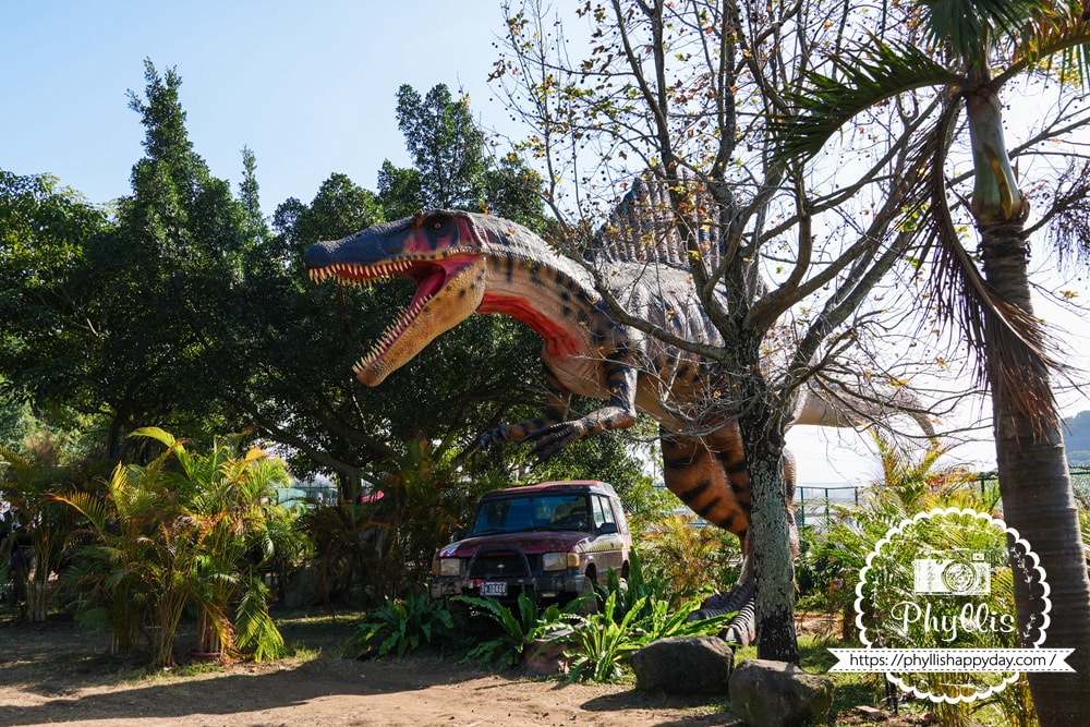 【恐龍大復活-關渡探險樂園】台北親子恐龍展實逛分享:70+會動大型恐龍超好拍,小朋友整場尖叫超喜歡 - 第14張圖 恐龍大復活關渡探險樂園逼真恐龍近拍,會動會叫的大型恐龍實景
