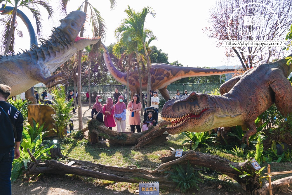 【恐龍大復活-關渡探險樂園】台北親子恐龍展實逛分享:70+會動大型恐龍超好拍,小朋友整場尖叫超喜歡 - 第15張圖 【恐龍大復活-關渡探險樂園】台北親子恐龍展實逛分享:70+會動大型恐龍超好拍,小朋友整場尖叫超喜歡