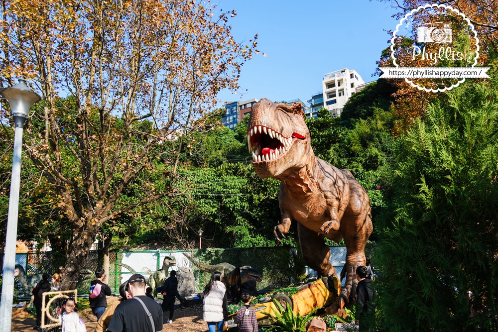 【恐龍大復活-關渡探險樂園】台北親子恐龍展實逛分享:70+會動大型恐龍超好拍,小朋友整場尖叫超喜歡 - 第19張圖 【恐龍大復活-關渡探險樂園】台北親子恐龍展實逛分享:70+會動大型恐龍超好拍,小朋友整場尖叫超喜歡