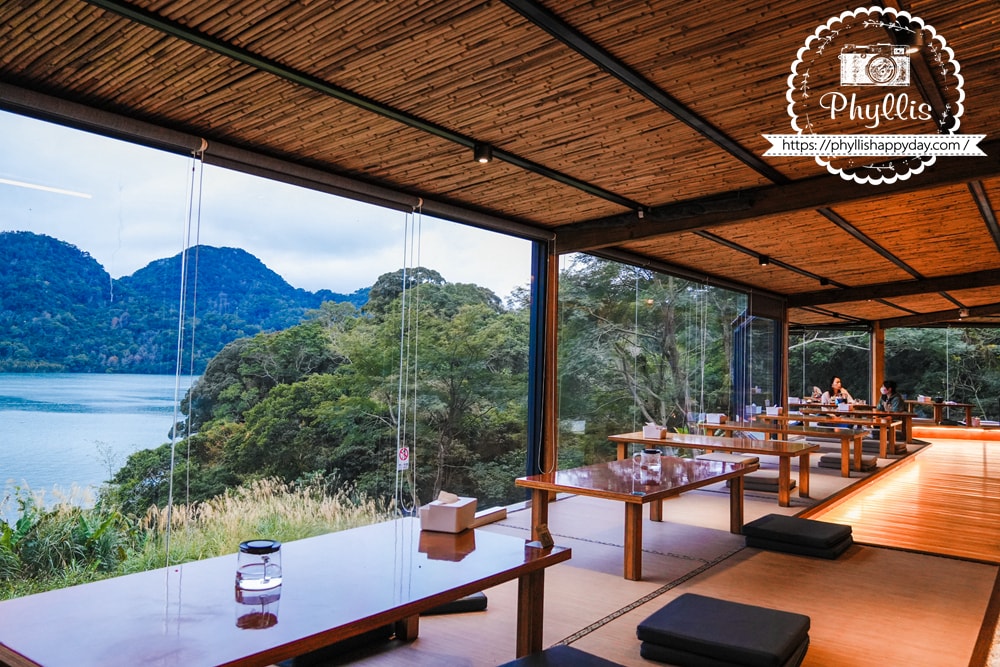 【環湖咖啡2號店】石門水庫湖畔景觀咖啡廳|大溪日式禪風景觀餐廳欣賞最美湖景|坐擁270度湖景 - 第12張圖 【環湖咖啡2號店】石門水庫湖畔景觀咖啡廳|大溪日式禪風景觀餐廳欣賞最美湖景|坐擁270度湖景