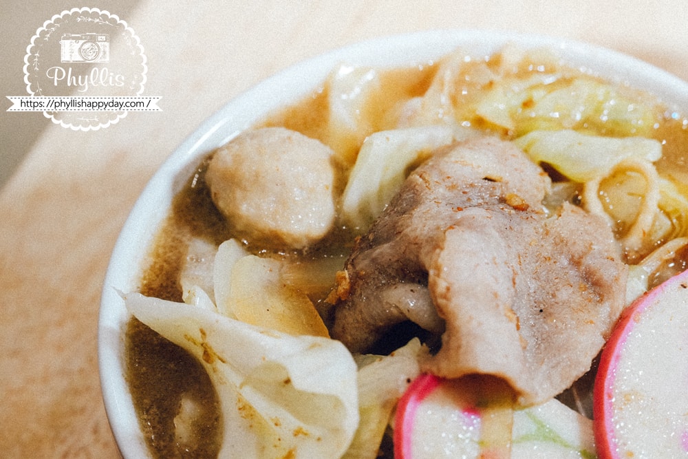 桃園龍潭阿姆阿姆早餐店沙茶豬肉鍋燒意麵近距離特寫