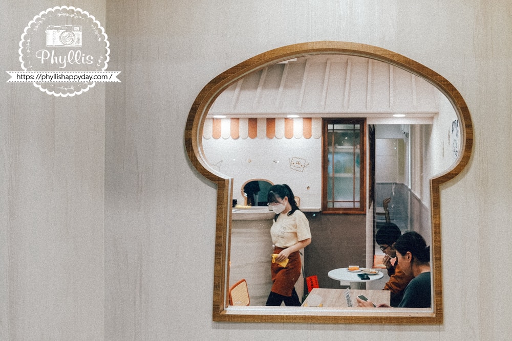 桃園龍潭阿姆阿姆早餐店吐司造型窗框設計，可愛主題風格空間