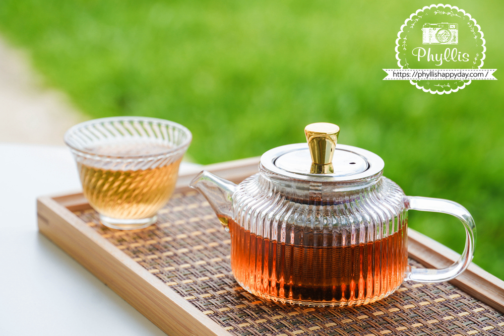 【景美山林茶園&山月茶屋】桃園復興放空系景觀咖啡廳,茶園山景、白色茶屋一次收進眼底 - 第28張圖 桃園復興山月茶屋個人品茗組與山中茶特寫