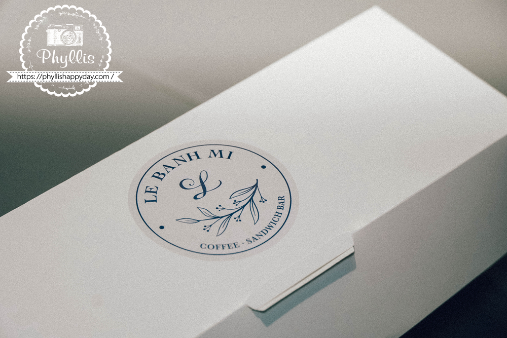 LE BANHMI樂粄米龍潭店外帶紙盒包裝，越南法國麵包精緻盒裝