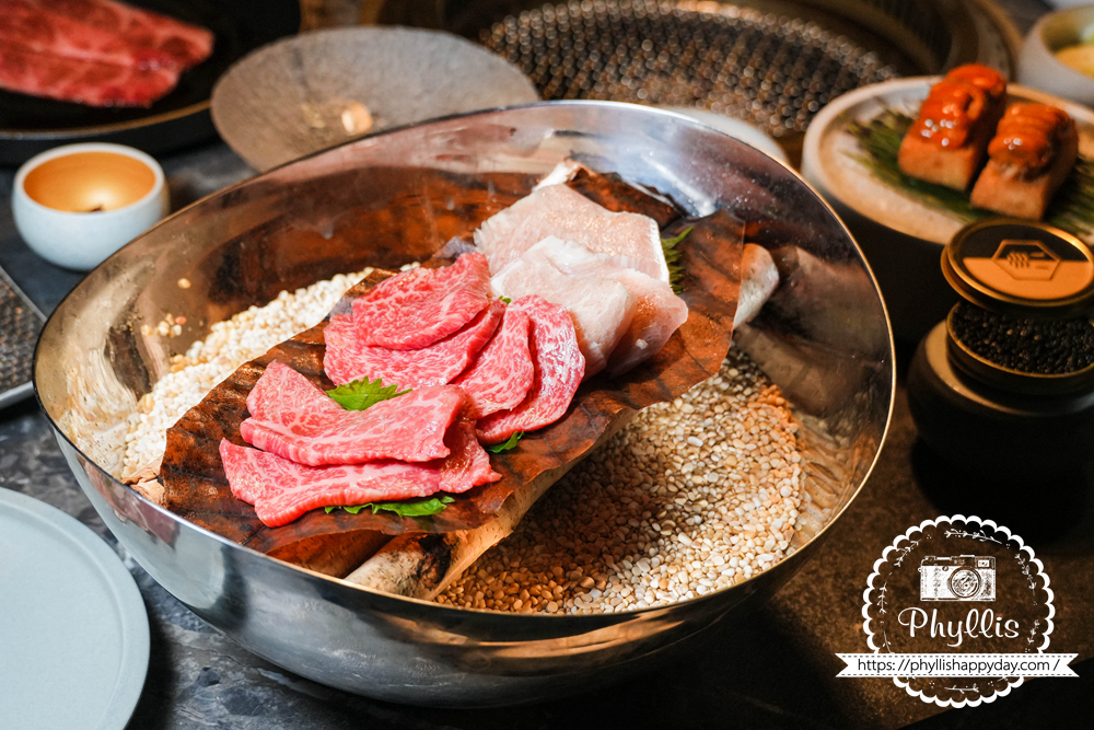【京燒肉】肉品包含和牛與豬松阪，適合想找台中南屯高級燒肉肉品品質與套餐內容的人參考
