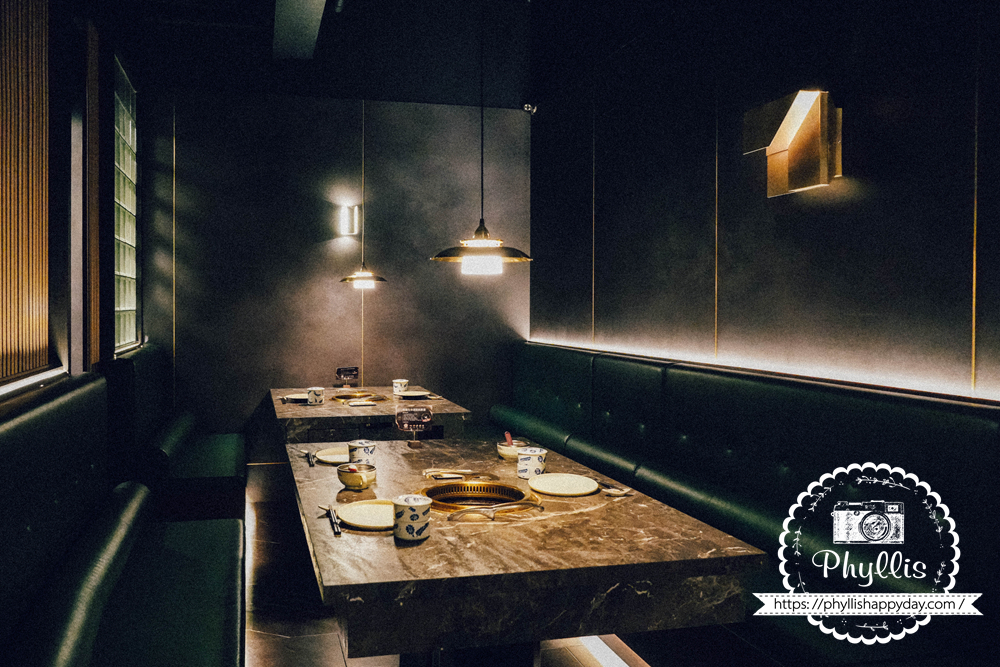 【京燒肉】店內用餐區採類包廂式設計，隱私性高，適合想找台中南屯高級燒肉包廂餐廳的人參考