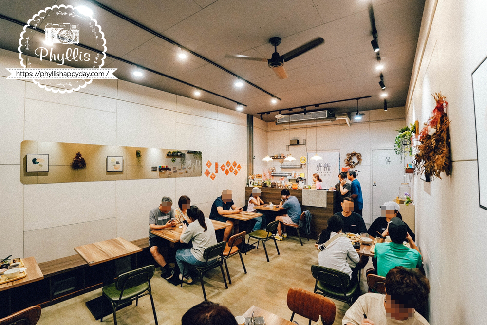 許許 Hsu Hsu 店內用餐環境，桃園龍潭大池旁溫馨舒適的台式定食餐廳空間