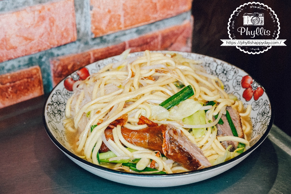 【原味鴨肉麵】新竹米其林必比登美食!鴨肉飯60元起、炒米粉鑊氣超香,勝利路排隊小吃 - 第14張圖 原味鴨肉麵鴨肉炒綜合,新竹米其林必比登推薦米粉與麵條綜合炒鴨肉