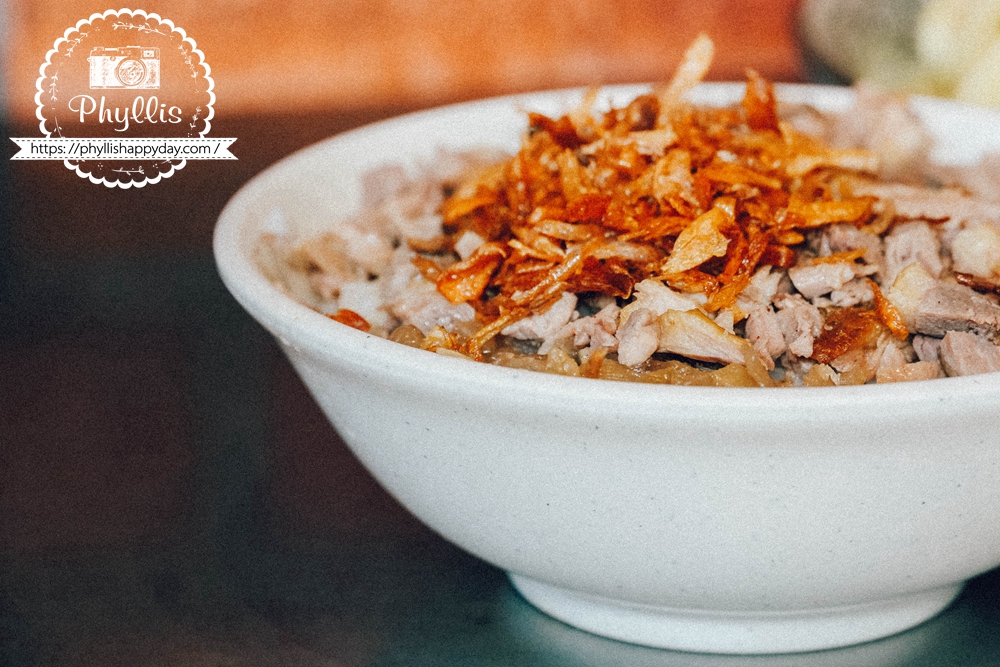【原味鴨肉麵】新竹米其林必比登美食!鴨肉飯60元起、炒米粉鑊氣超香,勝利路排隊小吃 - 第18張圖 原味鴨肉麵小份鴨肉飯搭配香脆油蔥酥,新竹米其林推薦鴨肉飯必吃