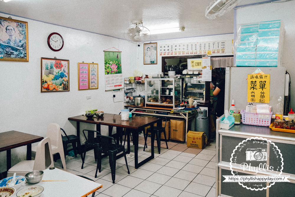 【阿蕊米干】桃園龍潭米干推薦|干城路巷弄老店|在地人從小吃到大|招牌米干中午前必吃 - 第4張圖 阿蕊姨米干店內環境,桃園龍潭干城路米干小吃用餐空間