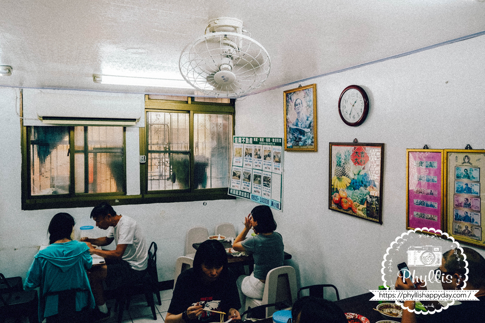 【阿蕊米干】桃園龍潭米干推薦|干城路巷弄老店|在地人從小吃到大|招牌米干中午前必吃 - 第5張圖 阿蕊姨米干店內環境較簡易但生意很好,桃園龍潭人氣米干小吃