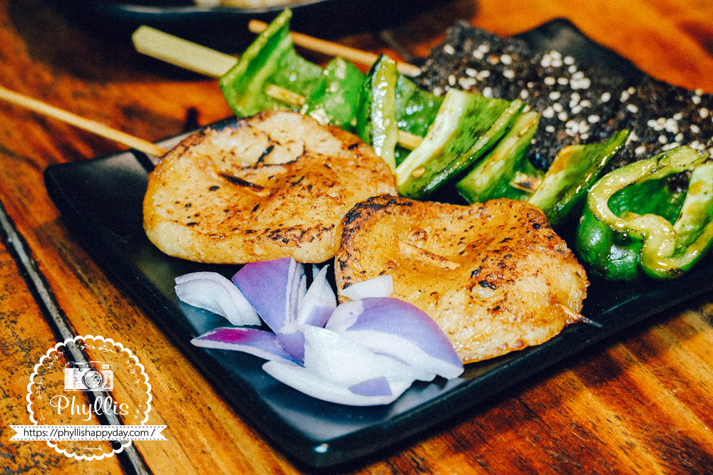 【烤食-車庫】龍潭宵夜人氣燒烤店|串燒、炸物、海鮮不用吃到飽|親子友善可調辣度|營業到凌晨1點 - 第25張圖 烤食-車庫炸甜不辣40元,桃園龍潭成功路宵夜炸物小吃推薦